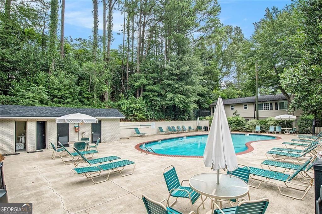 6940 Roswell Road # 16B