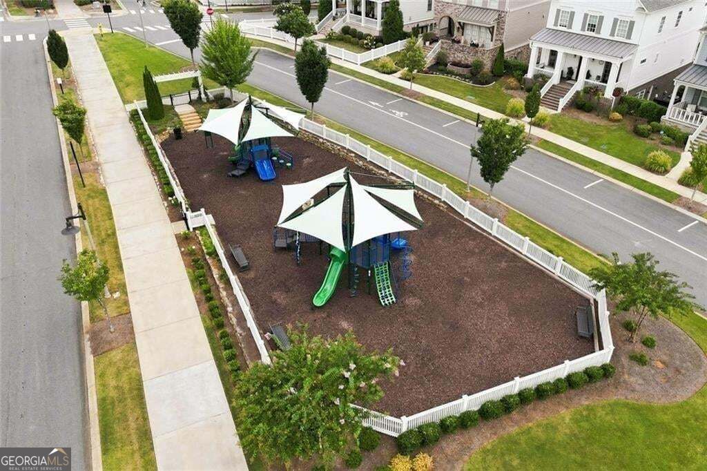 2010 Cottonwood Lane