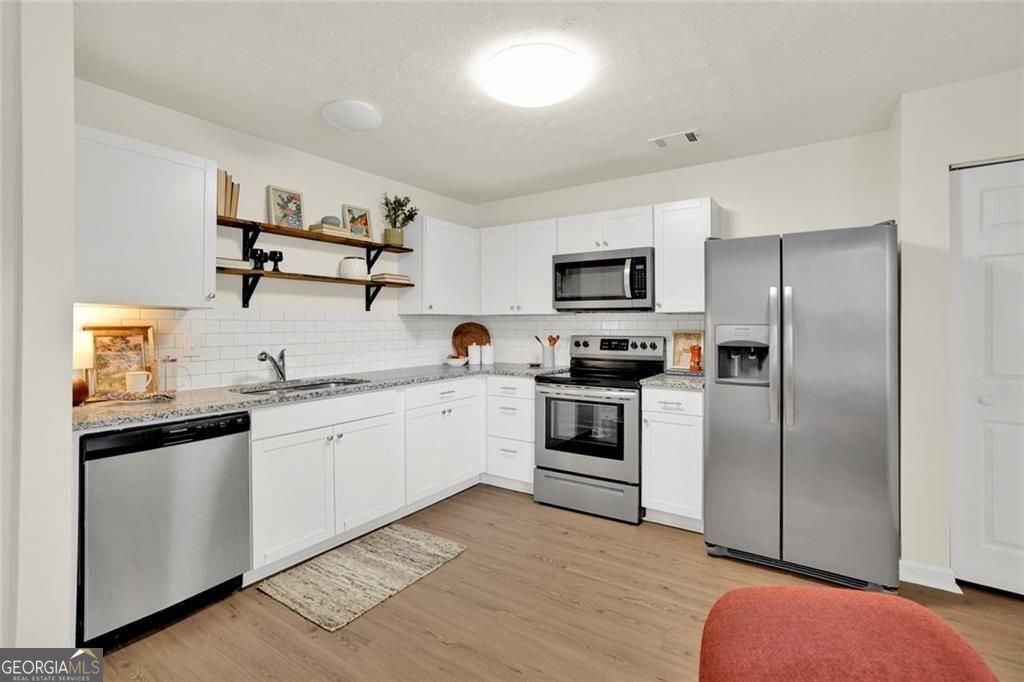604 Ivey Court # B