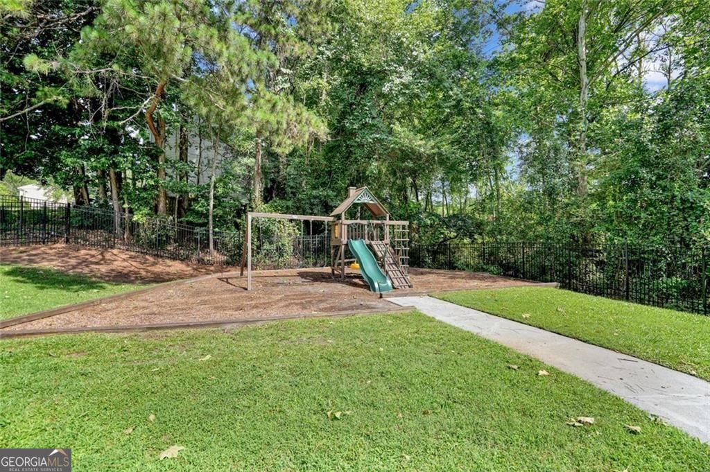 604 Ivey Court # B