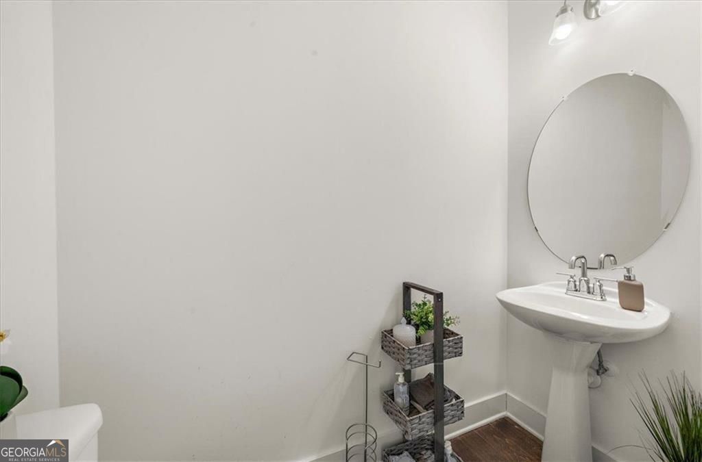 200 N Auburn Landing Place Unit: 200