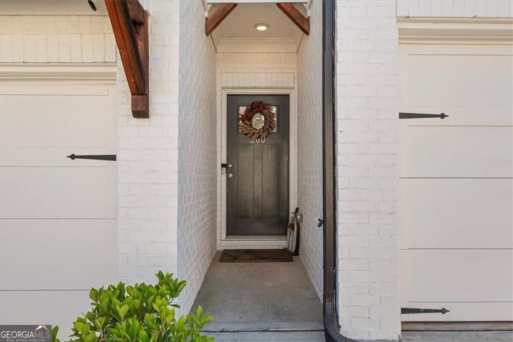 200 N Auburn Landing Place Unit: 200