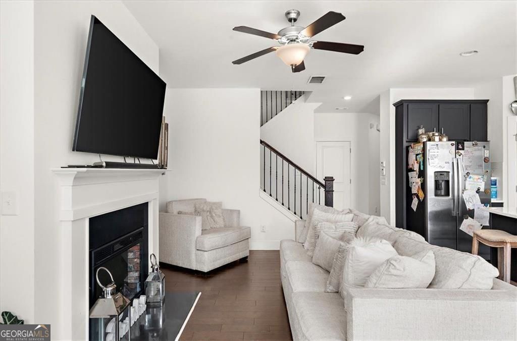 200 N Auburn Landing Place Unit: 200