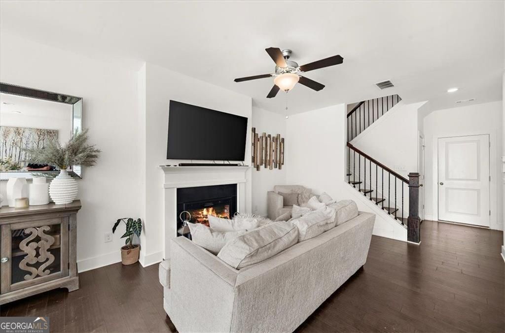 200 N Auburn Landing Place Unit: 200