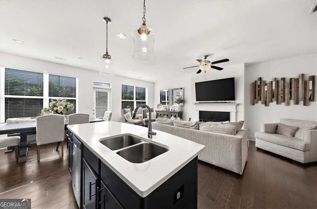 200 N Auburn Landing Place Unit: 200