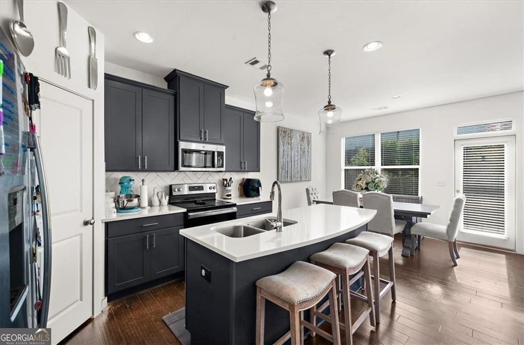 200 N Auburn Landing Place Unit: 200