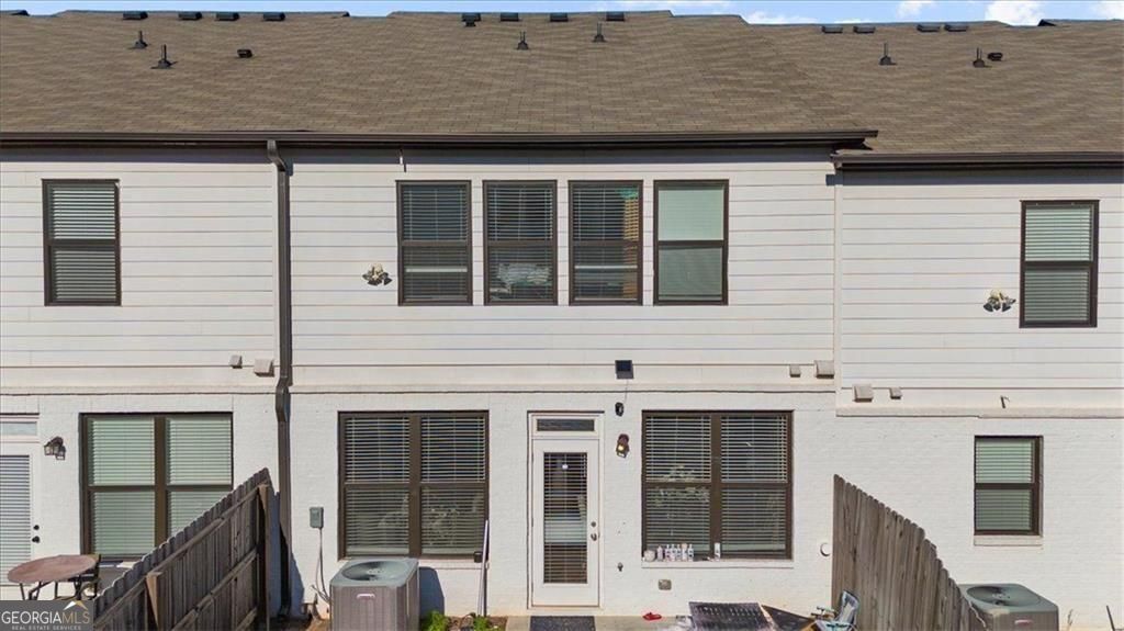 200 N Auburn Landing Place Unit: 200