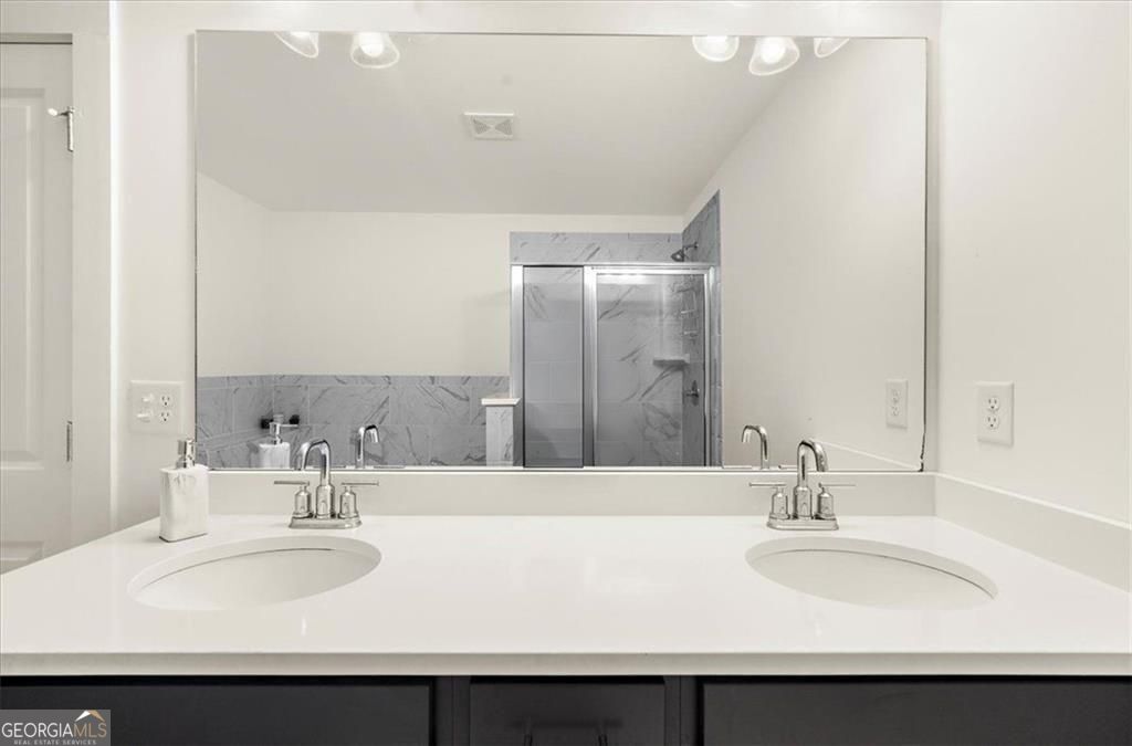 200 N Auburn Landing Place Unit: 200