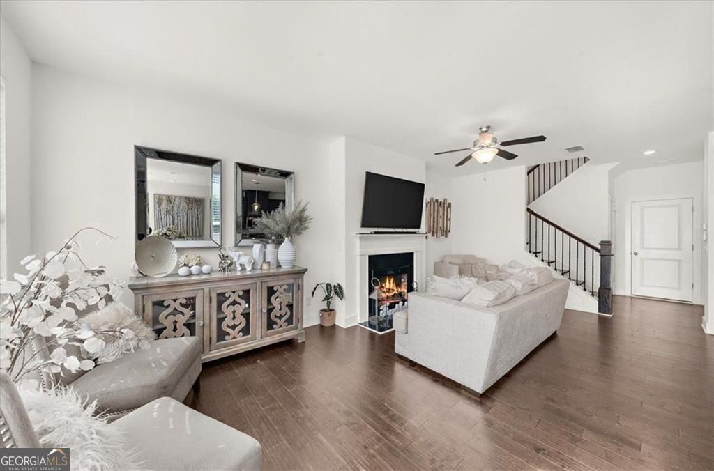 200 N Auburn Landing Place Unit: 200