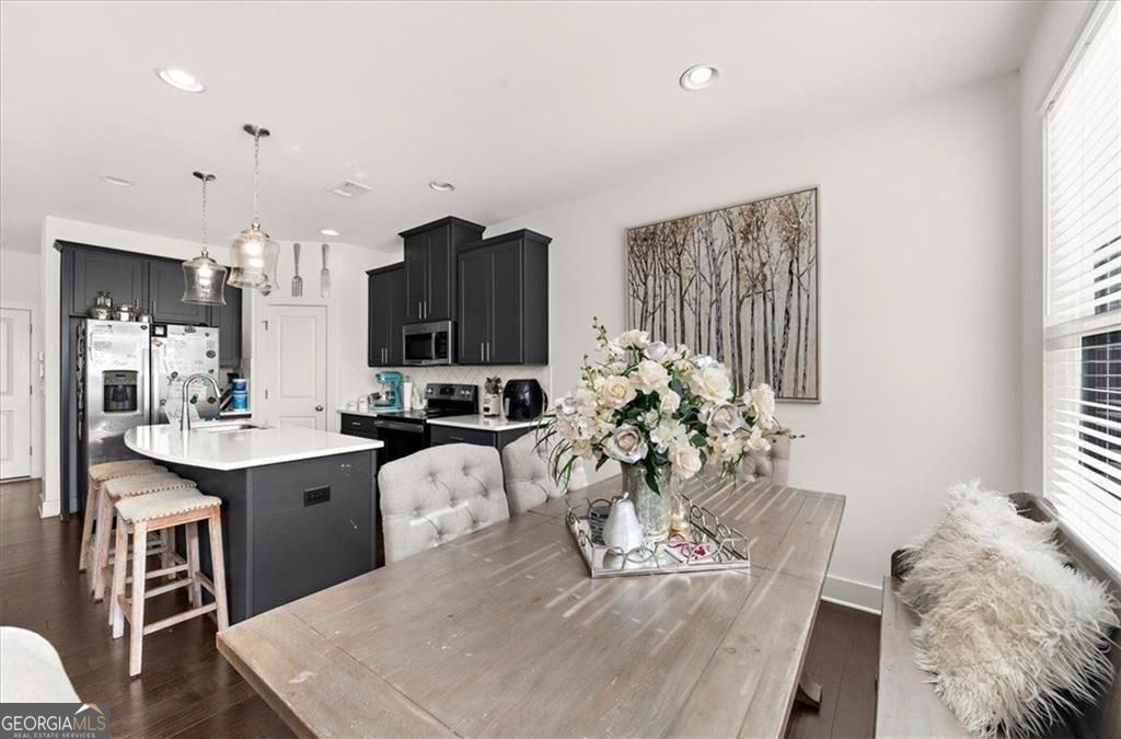 200 N Auburn Landing Place Unit: 200