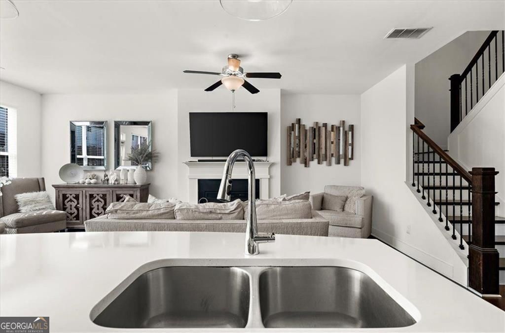 200 N Auburn Landing Place Unit: 200