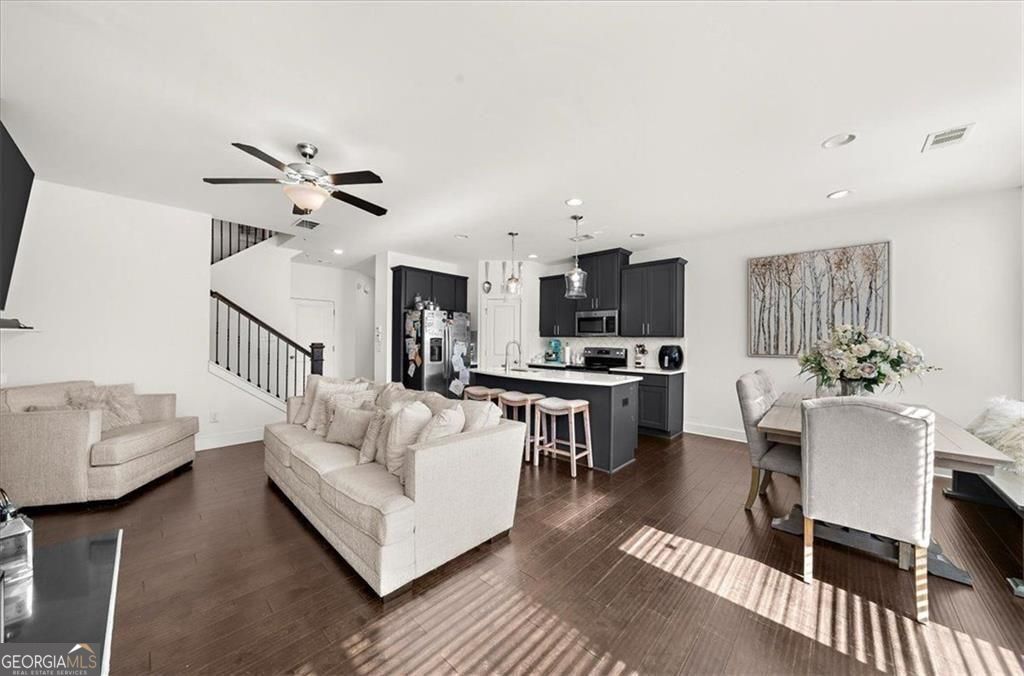 200 N Auburn Landing Place Unit: 200