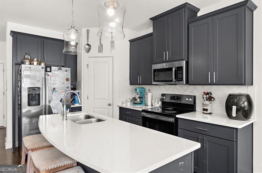 200 N Auburn Landing Place Unit: 200