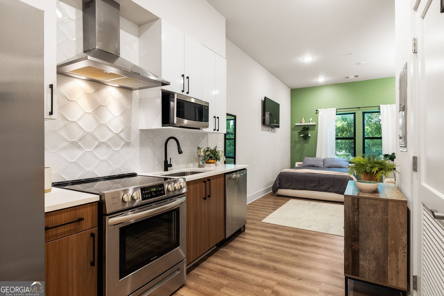 112 Rogers Street NE # 202