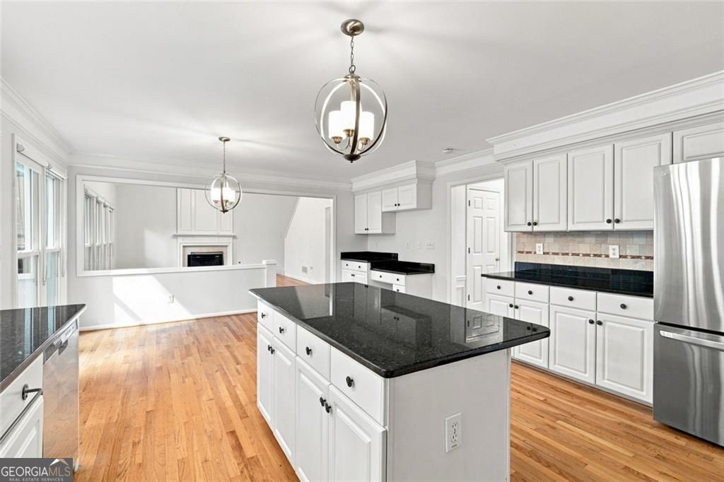425 Fairford Lane