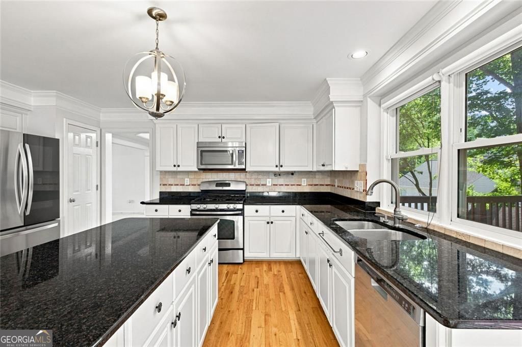425 Fairford Lane
