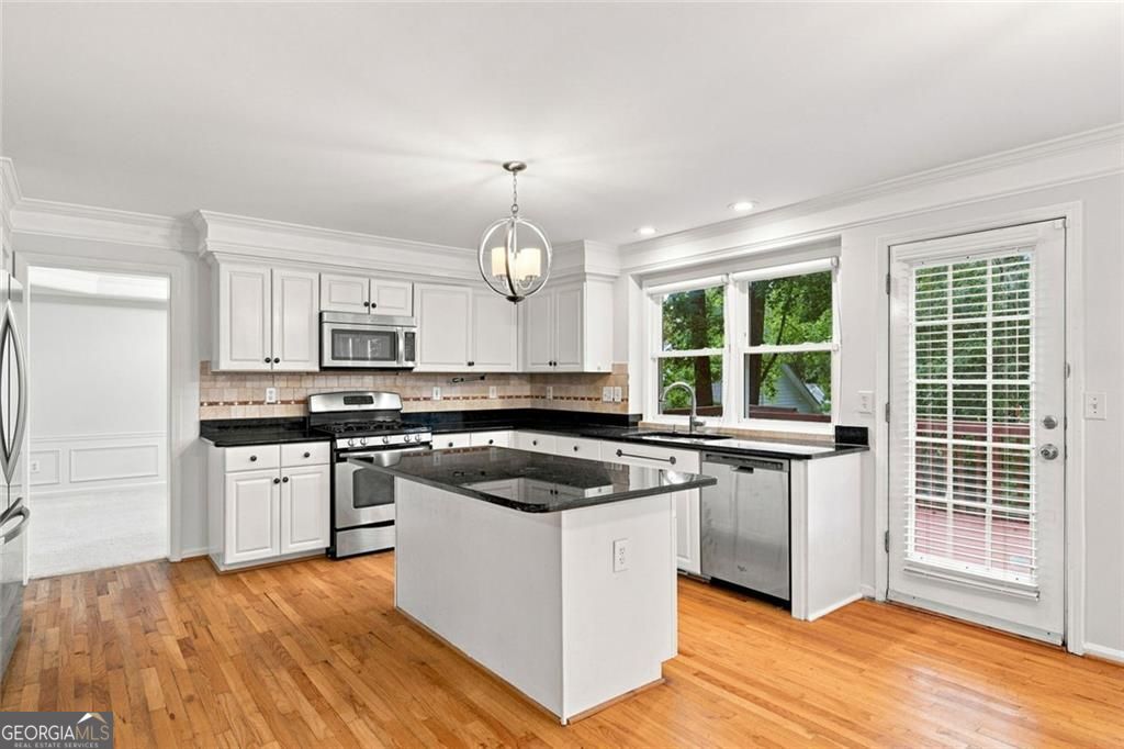 425 Fairford Lane