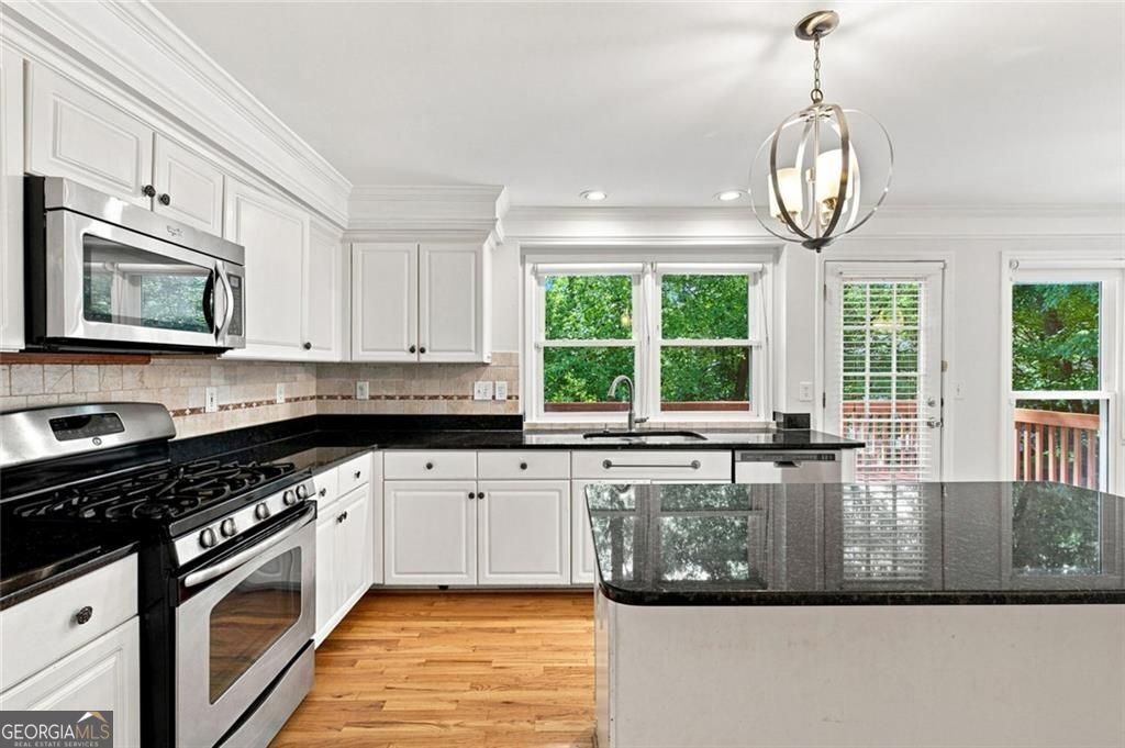 425 Fairford Lane