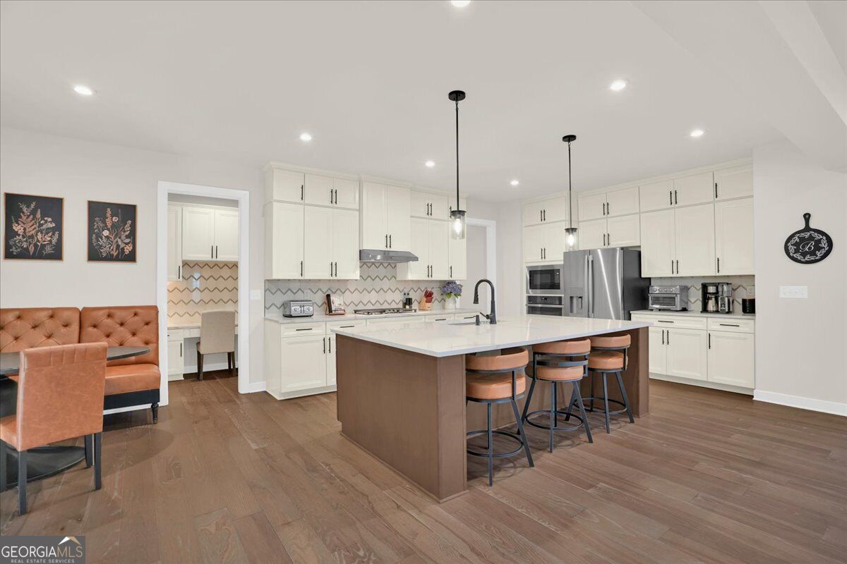 125 Longwood Drive