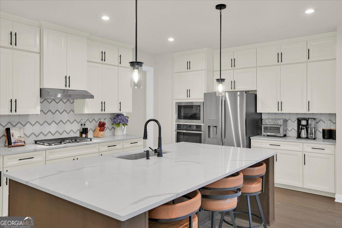 125 Longwood Drive