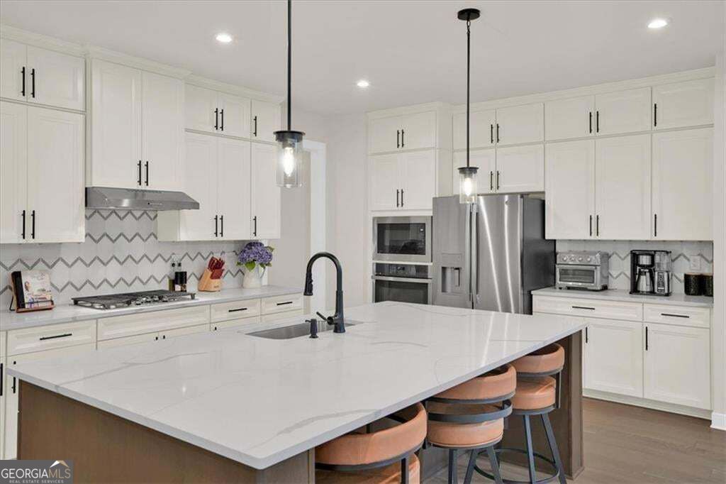 125 Longwood Drive