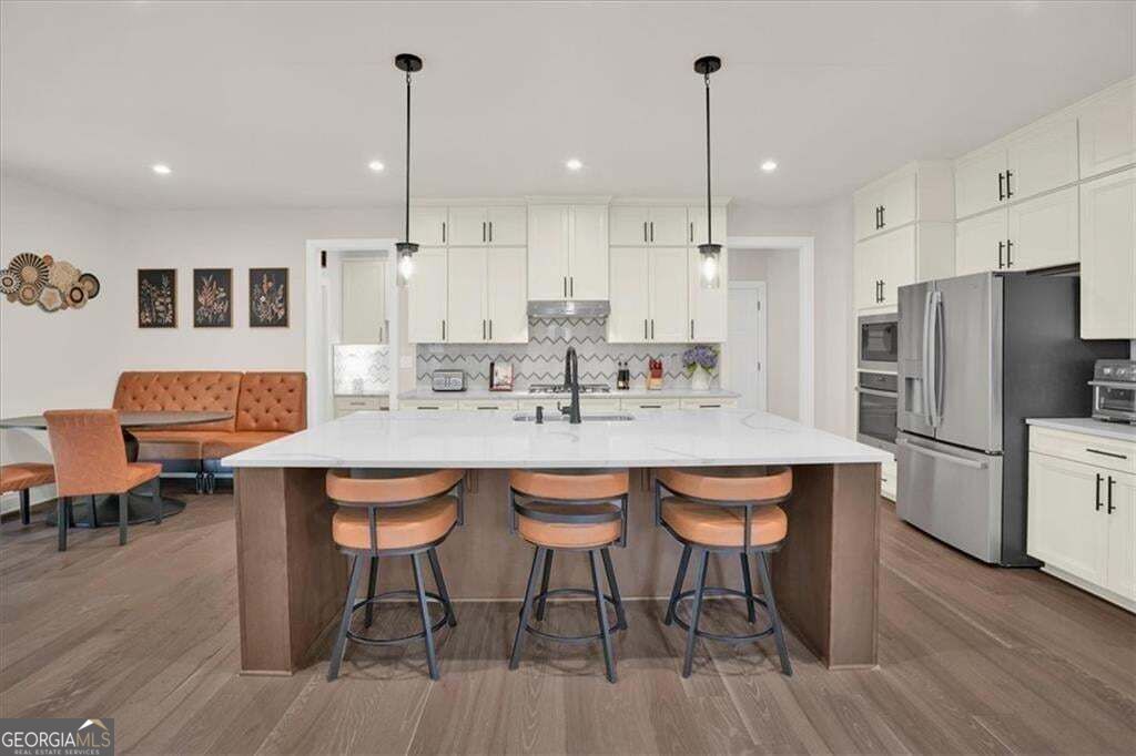 125 Longwood Drive