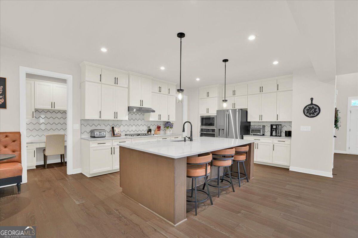125 Longwood Drive