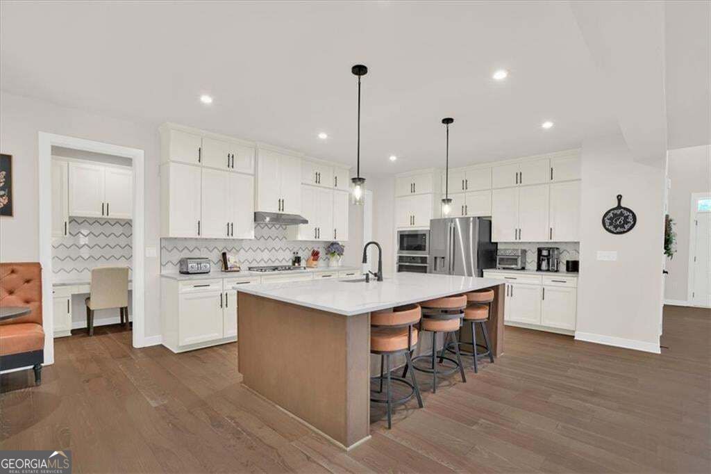 125 Longwood Drive