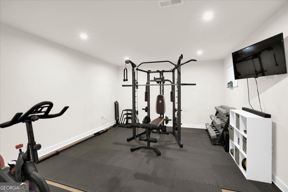 125 Longwood Drive