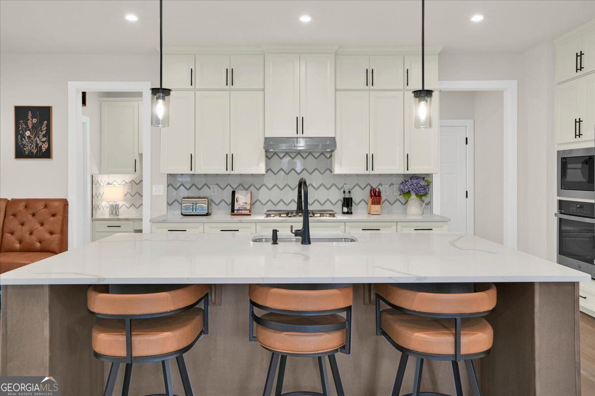 125 Longwood Drive