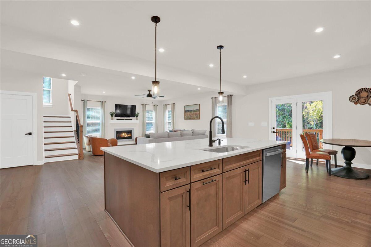 125 Longwood Drive
