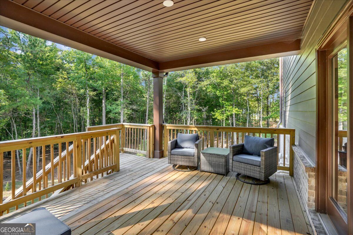 125 Longwood Drive