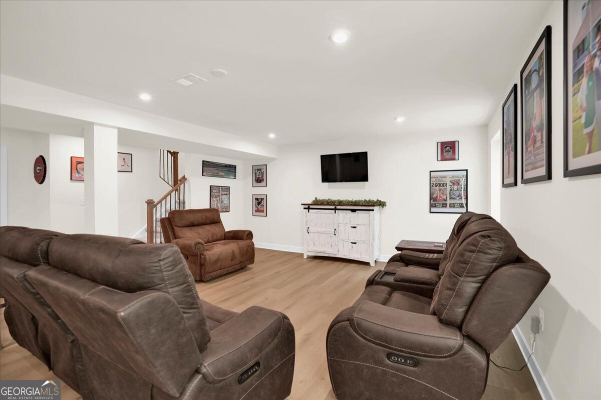 125 Longwood Drive