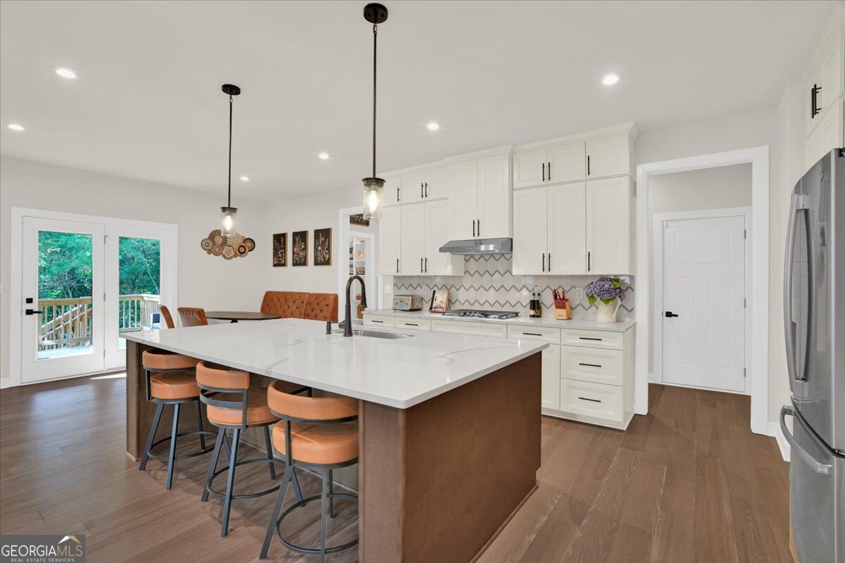 125 Longwood Drive