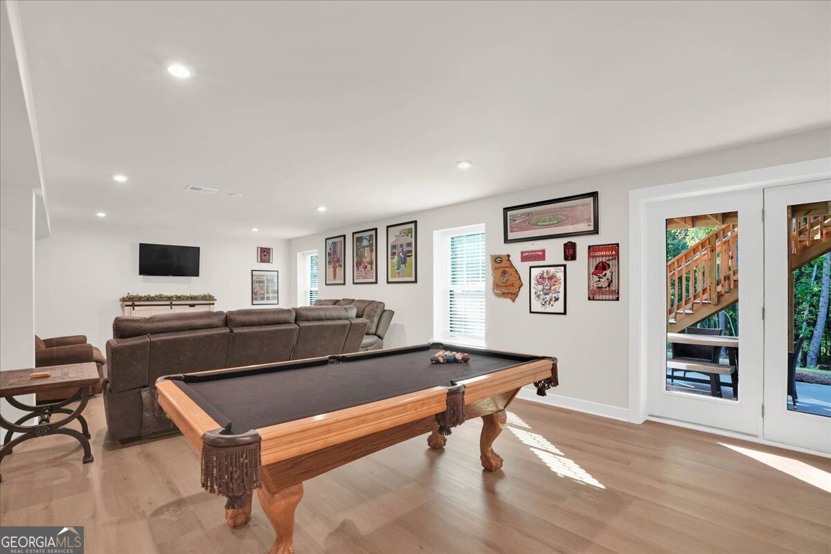125 Longwood Drive