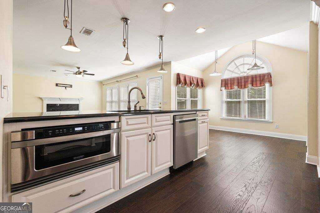1050 Fairwood Overlook