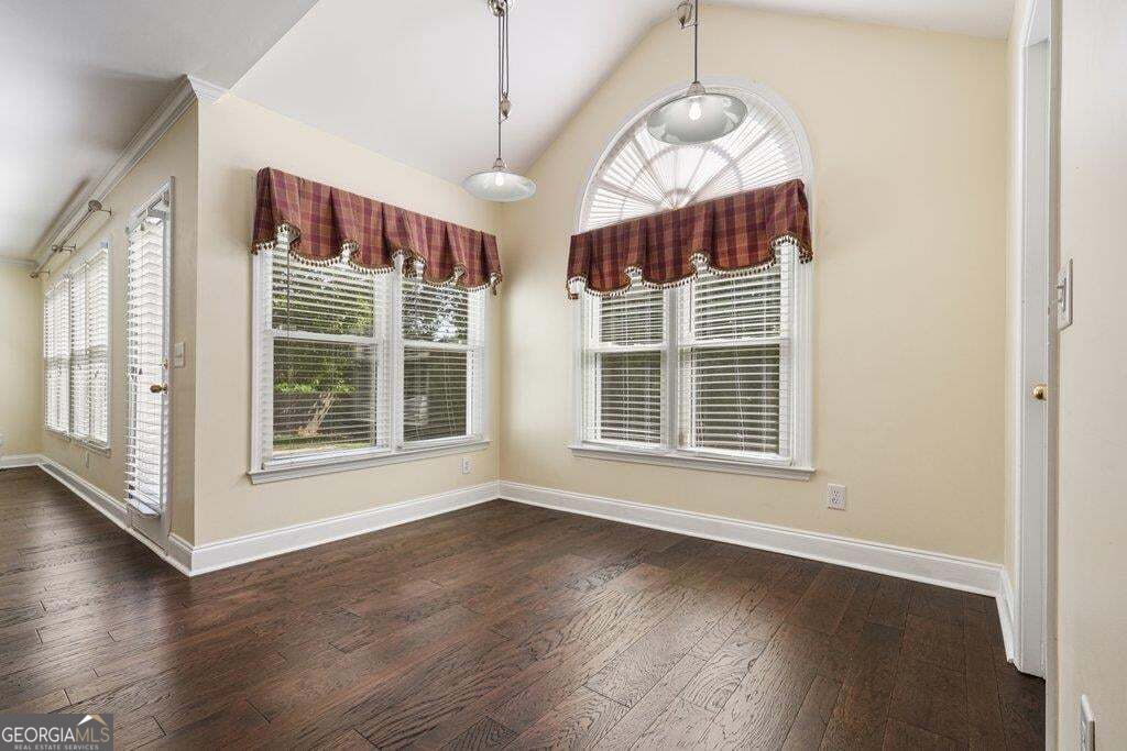 1050 Fairwood Overlook