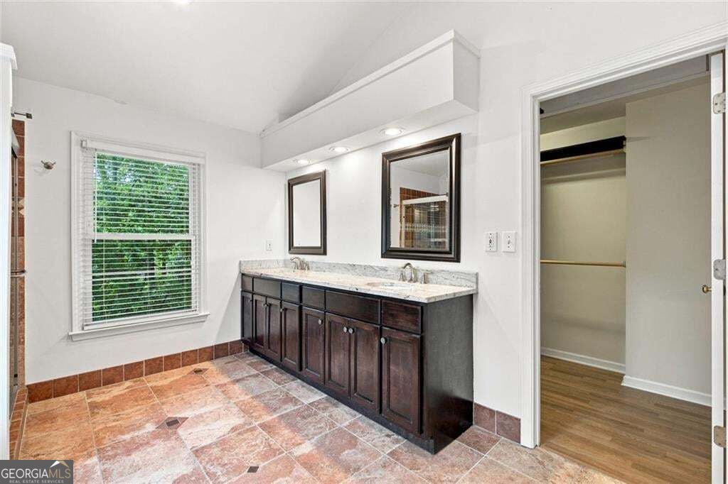 425 Fairford Lane