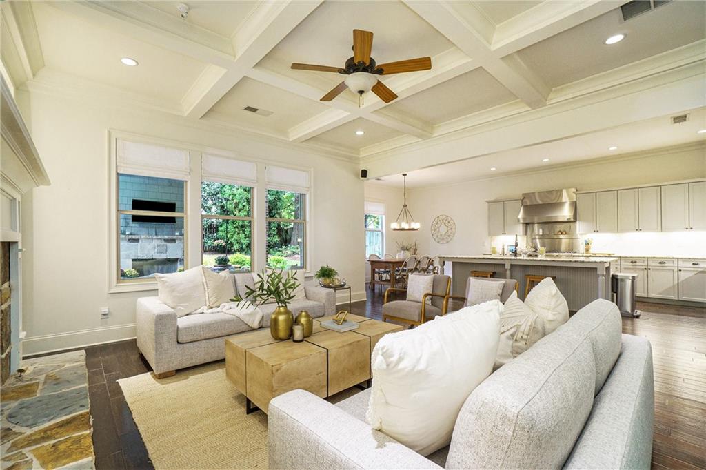 1376 Windsor Parkway NE