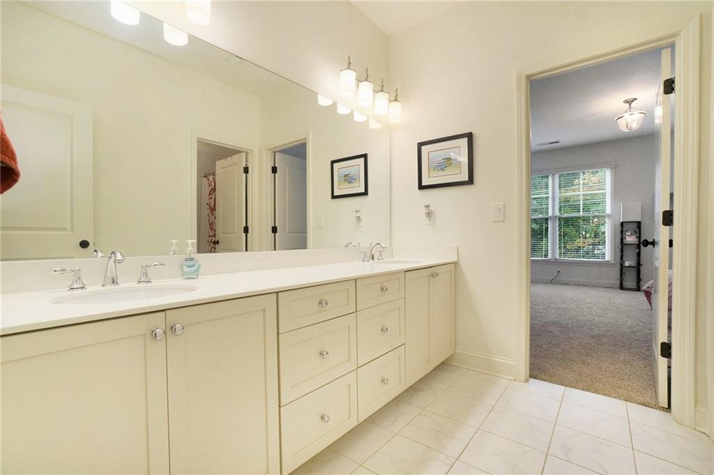 1376 Windsor Parkway NE