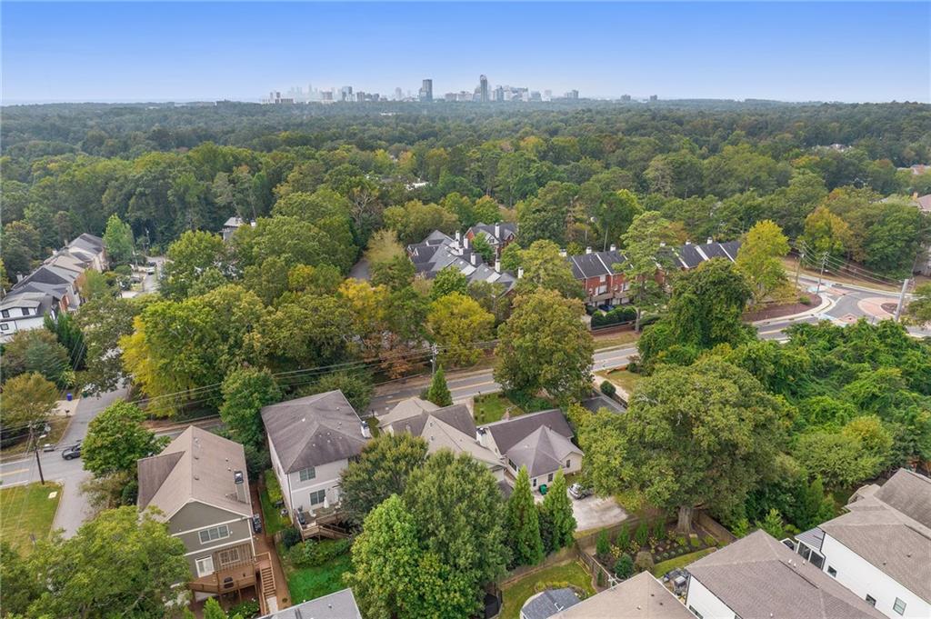 1376 Windsor Parkway NE