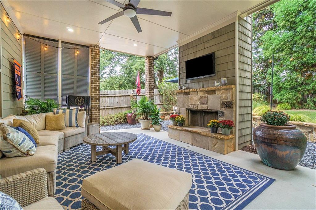 1376 Windsor Parkway NE