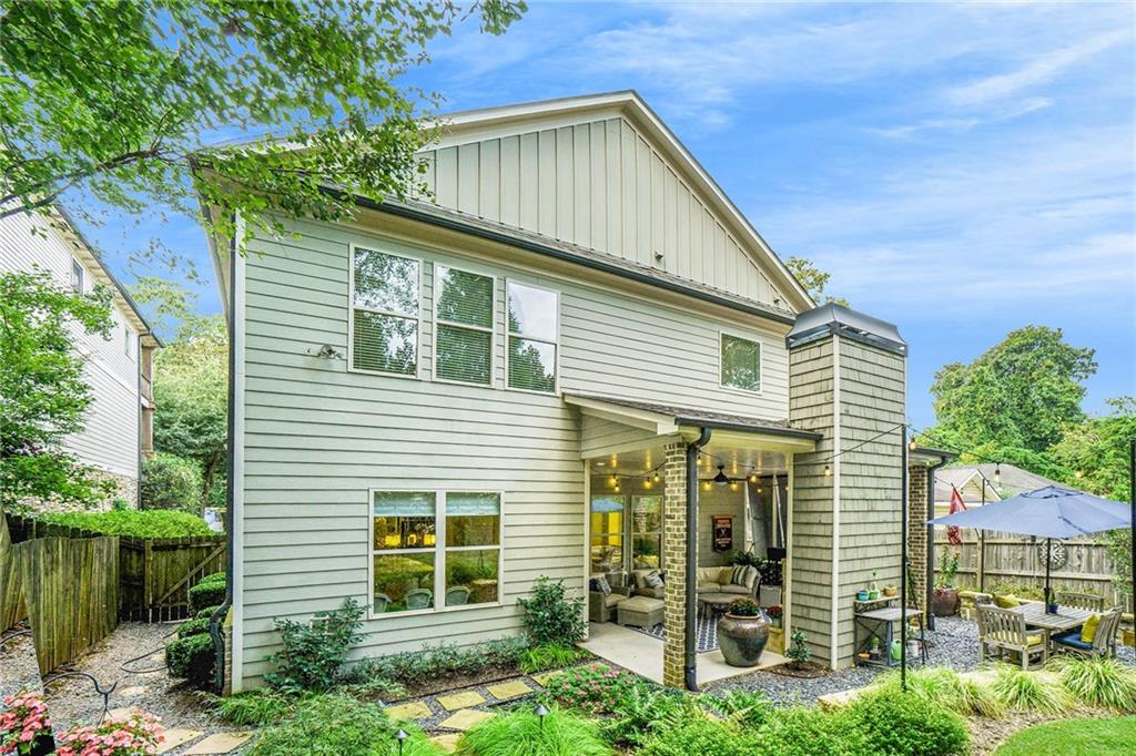 1376 Windsor Parkway NE