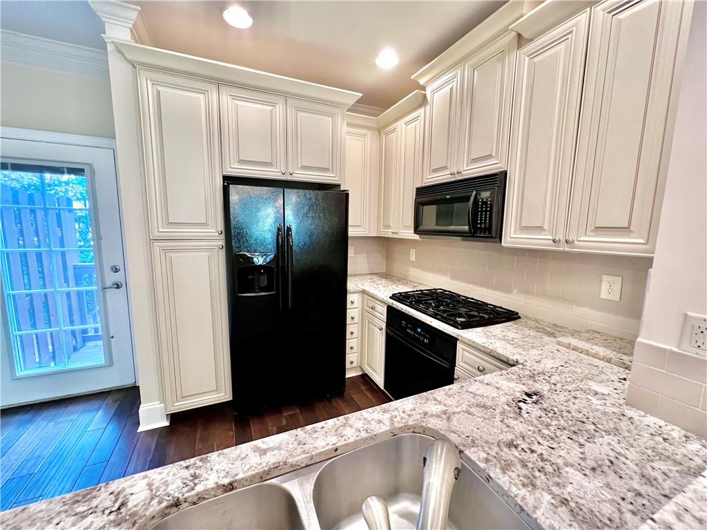 1054 Glenridge Place