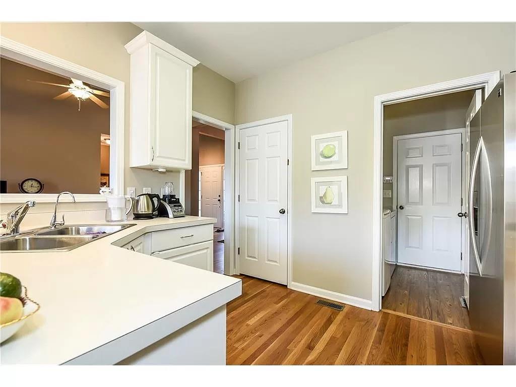 2479 Sandstone Place