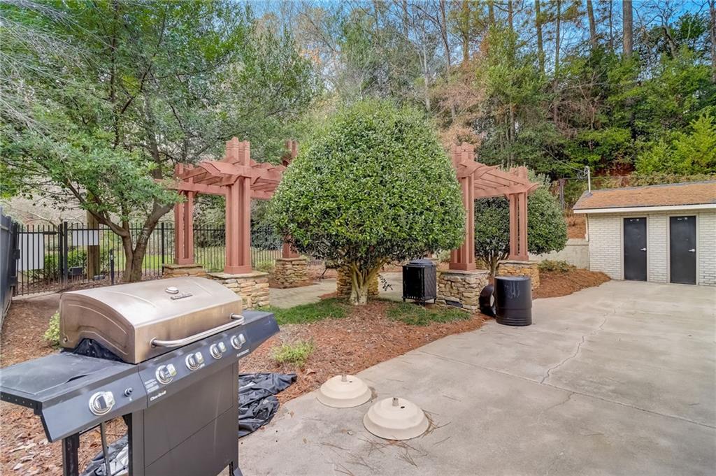 6940 Roswell Road Unit 6C