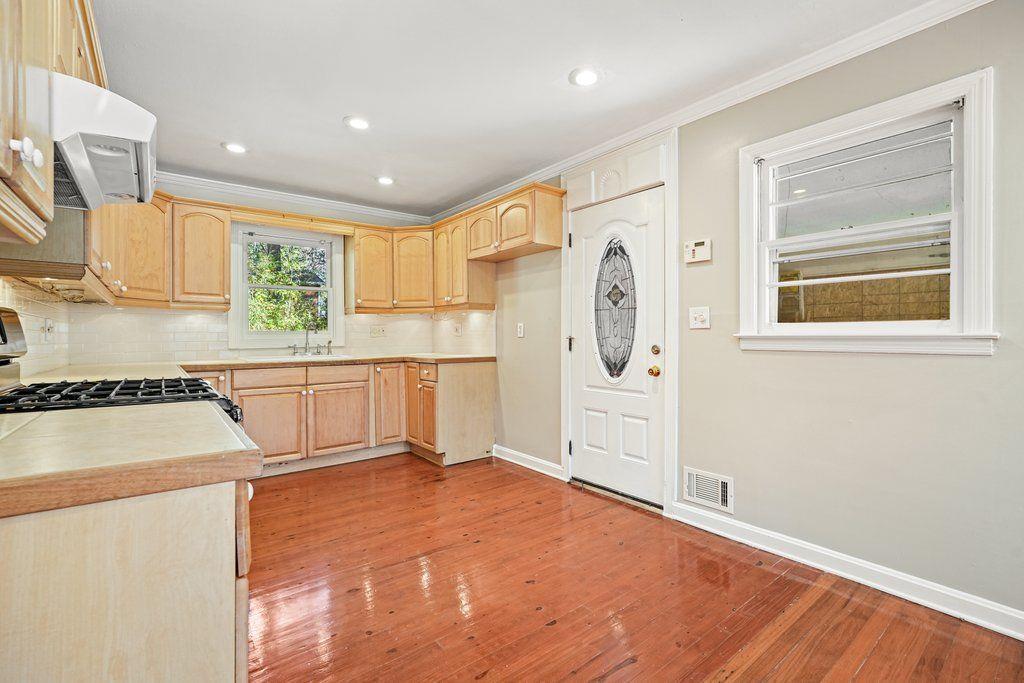 2571 Crockett Drive Southeast Drive SE