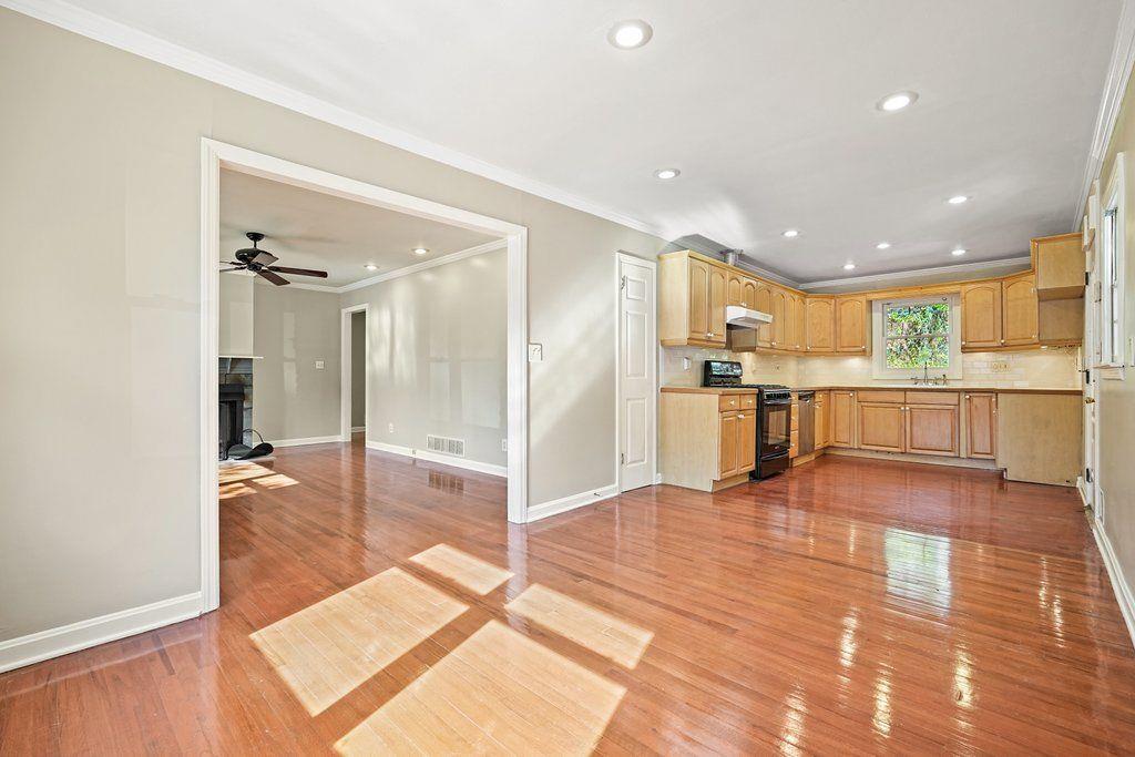 2571 Crockett Drive Southeast Drive SE