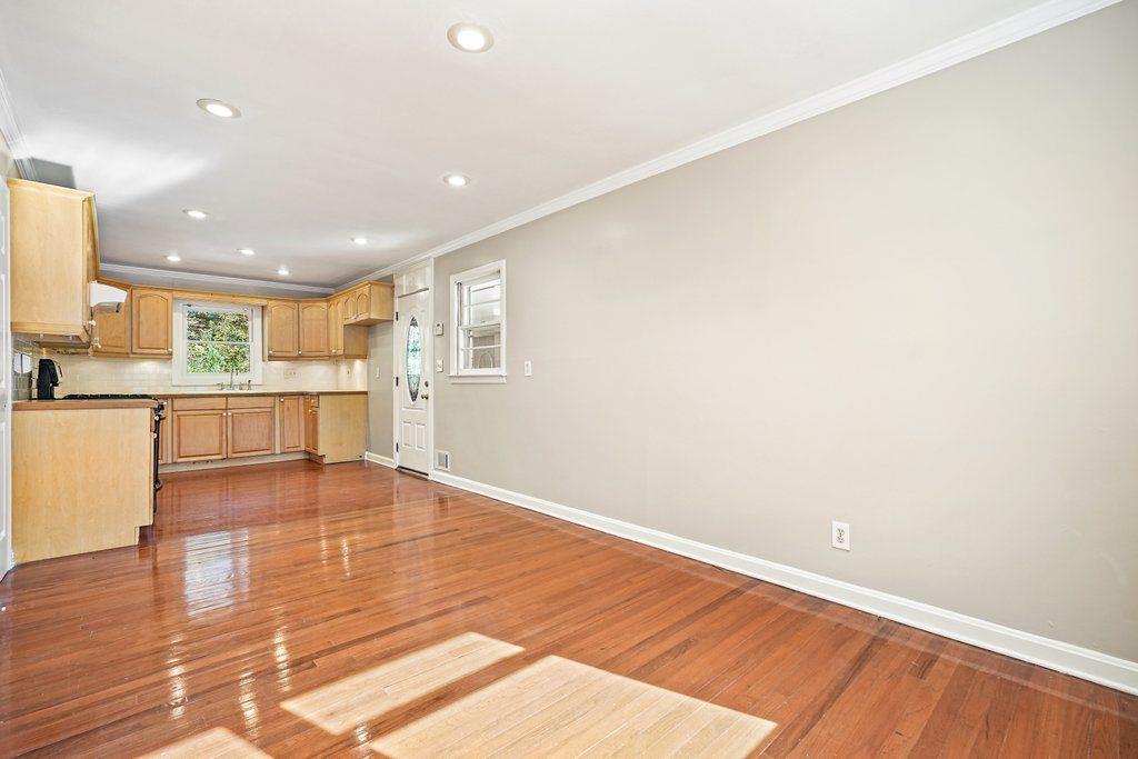 2571 Crockett Drive Southeast Drive SE