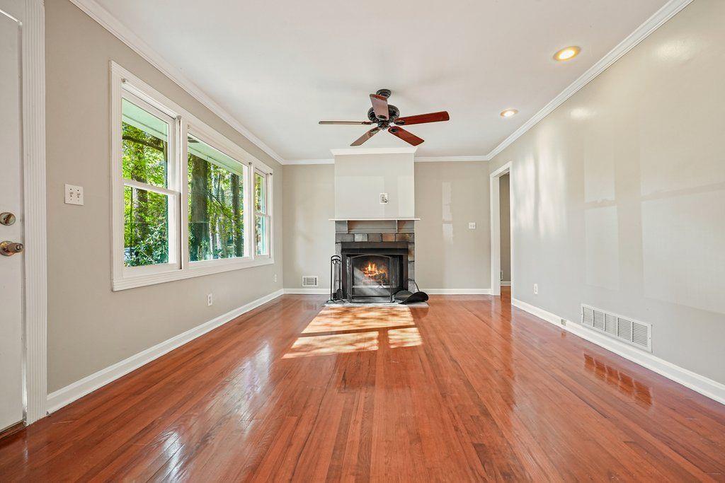 2571 Crockett Drive Southeast Drive SE